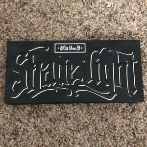 Kay von D shade & light contour palette